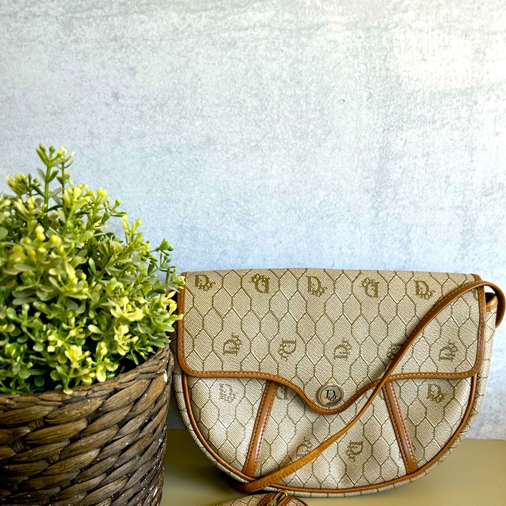 Crossbody bag with coin purse